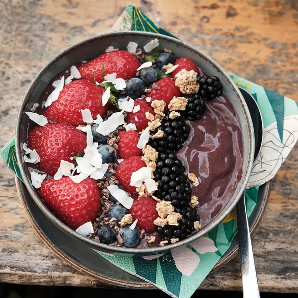 Bowl de Açaí con Yogurt Griego